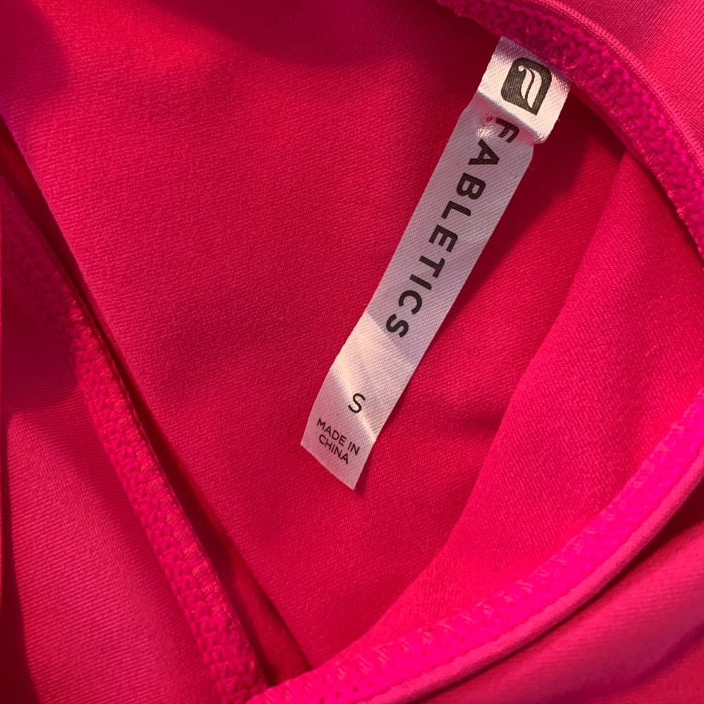 Fabletics - Picture 3 of 3